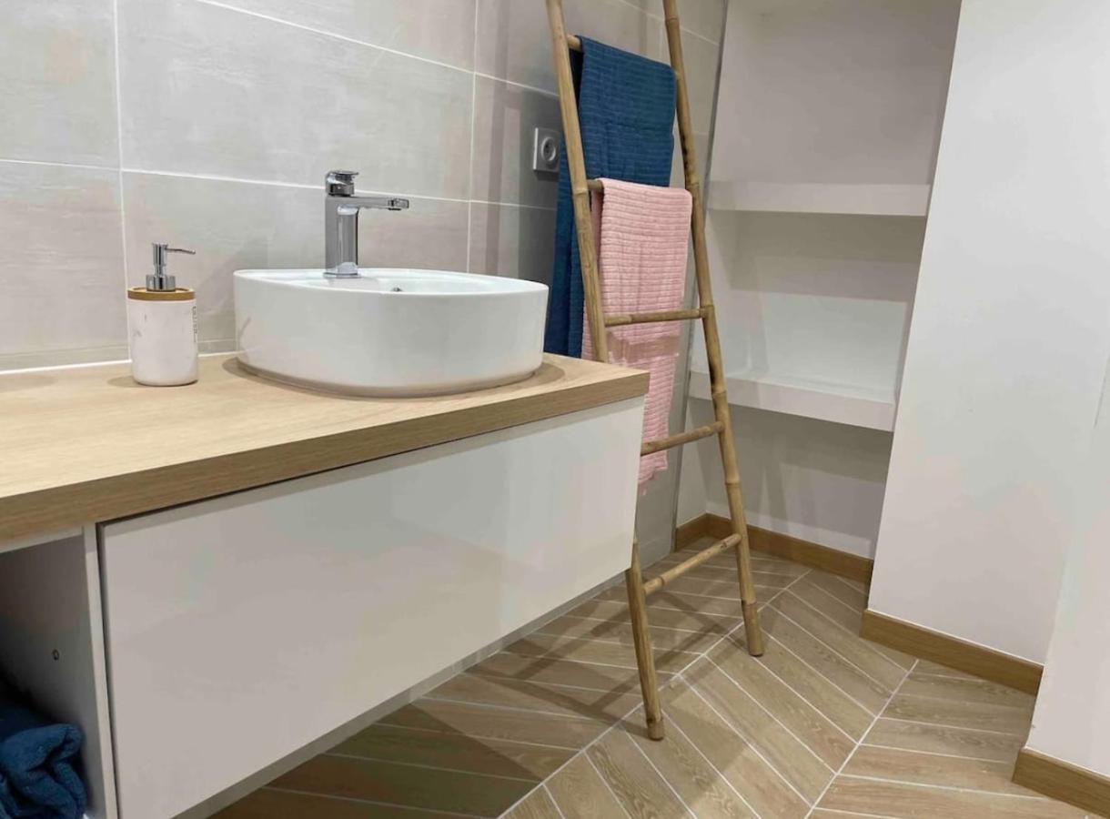 Le Duplex - Gare / Tram / Netflix Appartement Fontaine  Buitenkant foto
